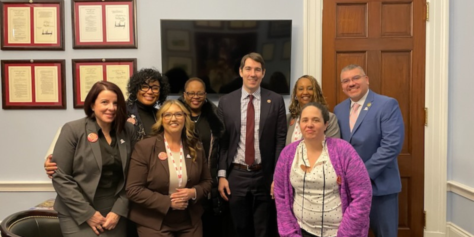 AFSCME members answer the call to demand respect and recognition for 911 dispatchers 