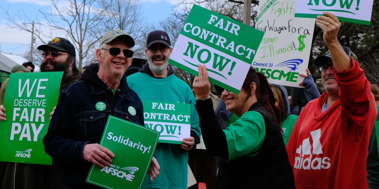 Illinois State workers win a new contract, end 4-week strike