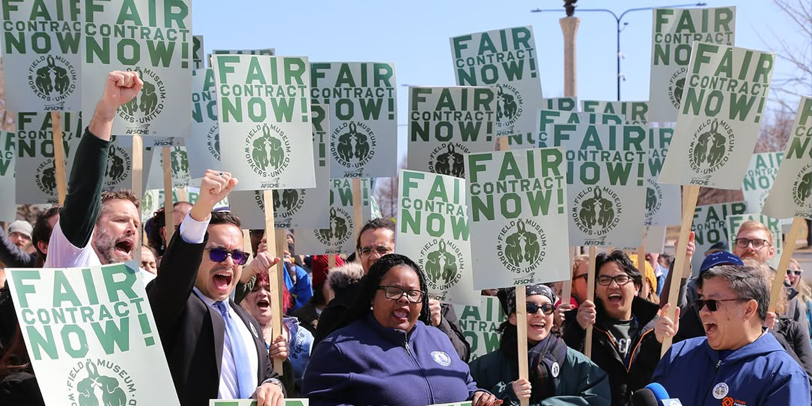 Field Museum workers win hard-earned contract 