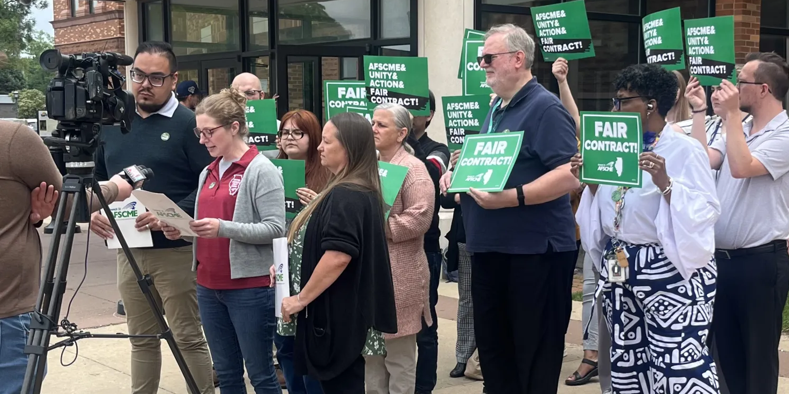 Champaign County, Illinois, workers win contract victory through solidarity