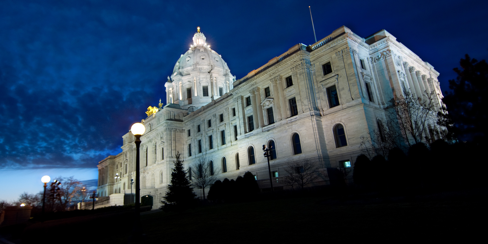 Minnesota state workers celebrate wage hikes, other provisions in new contract 