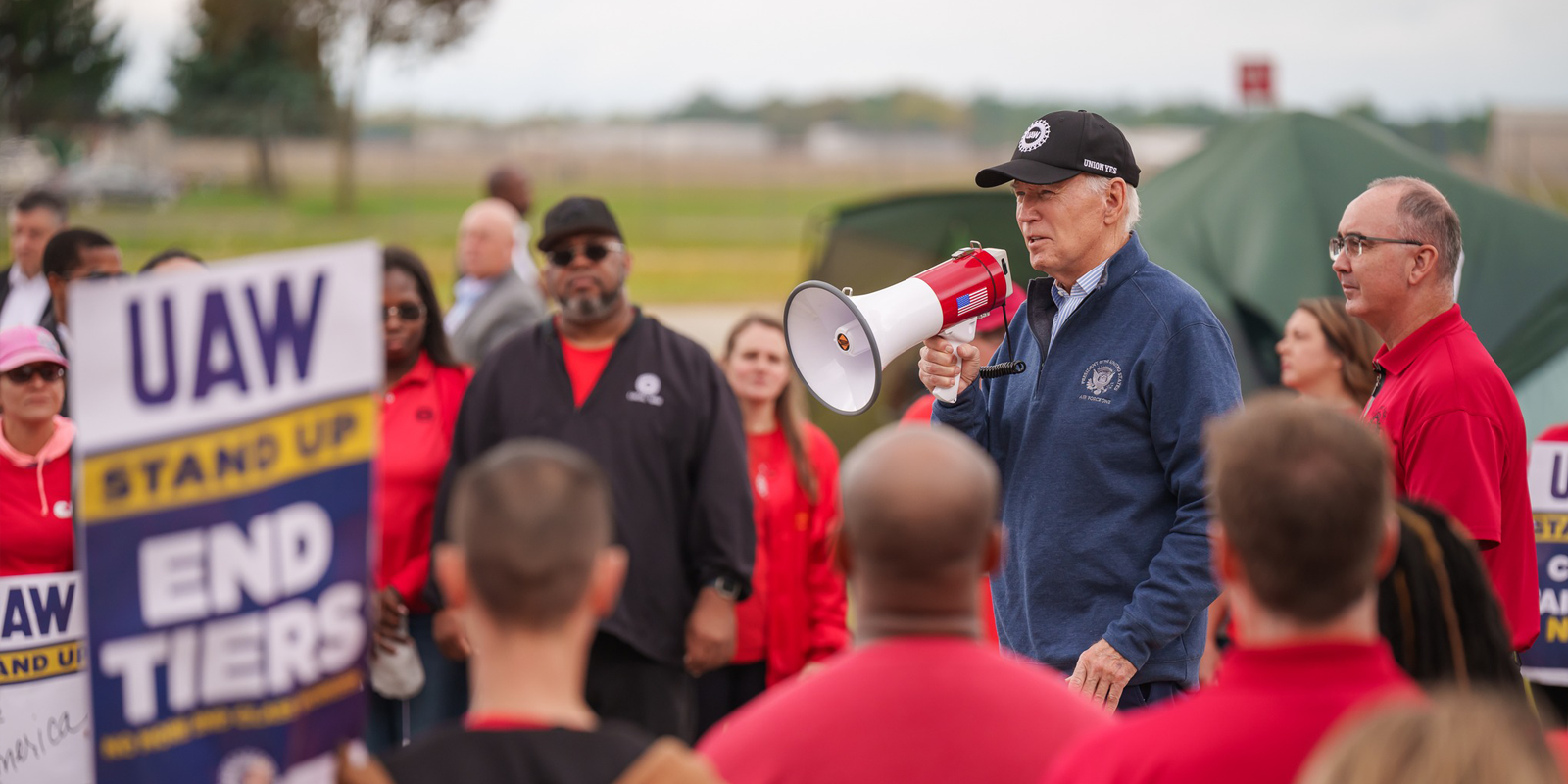  UAW workers on picket line get show of support from President Biden