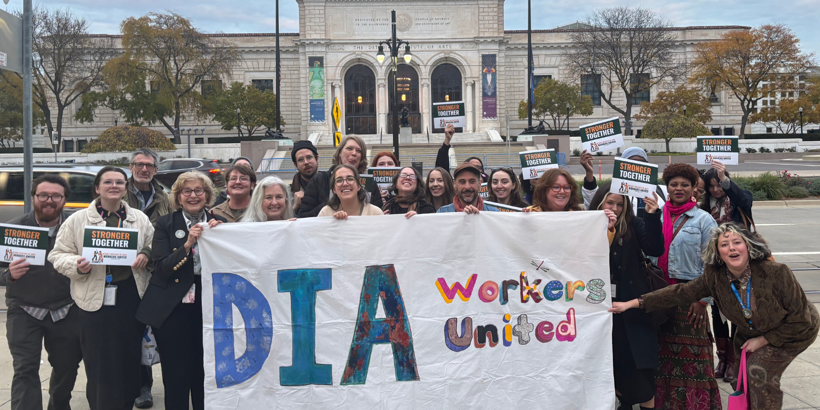 Detroit Institute of Arts workers stand together to form a union 