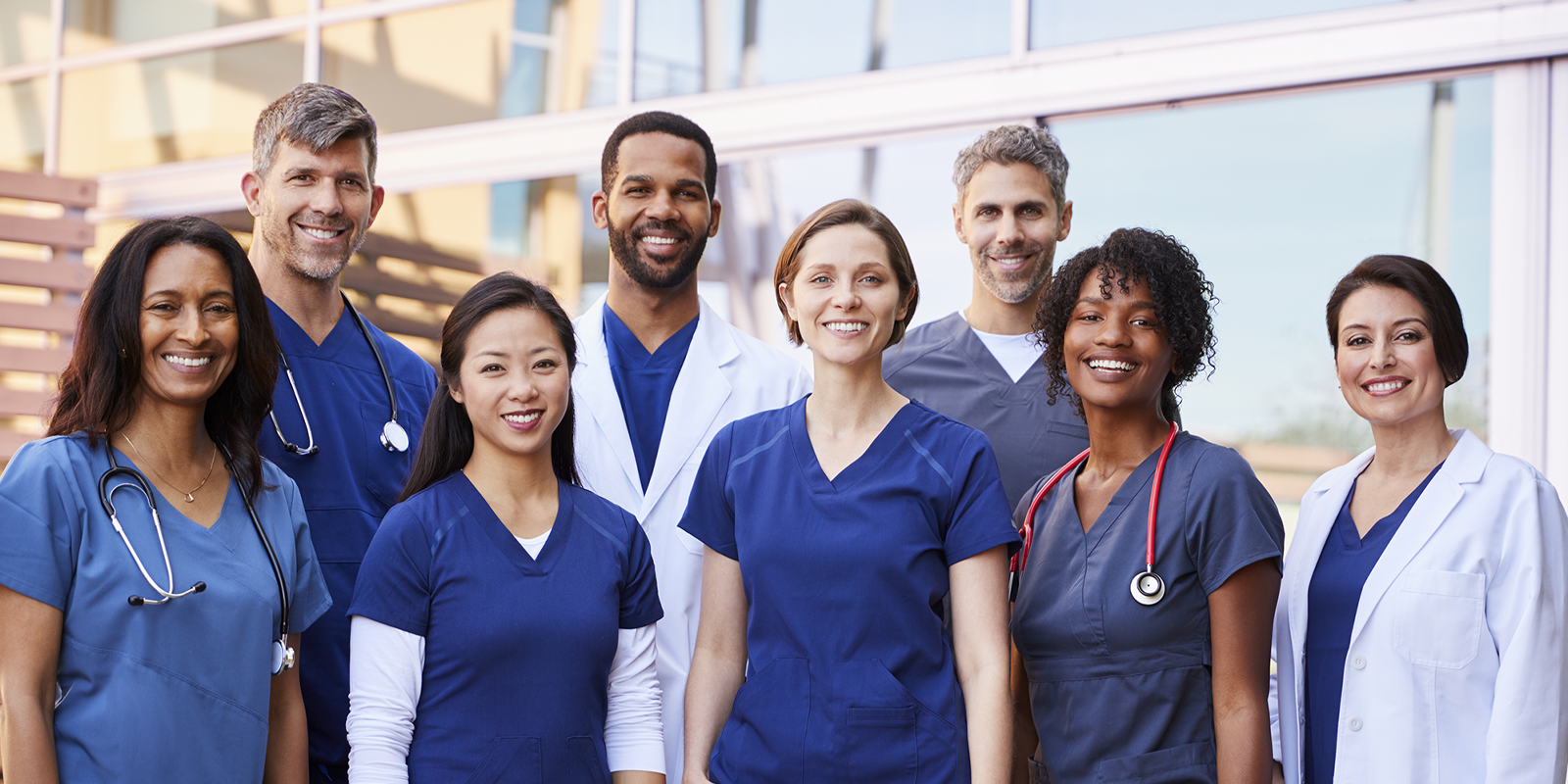 Miles de enfermeros de Sharp HealthCare en California ratifican contrato histórico
