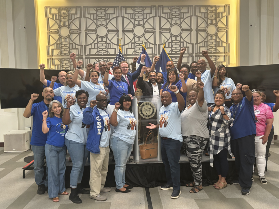 New contract gives Houston municipal workers HOPE - AFSCME
